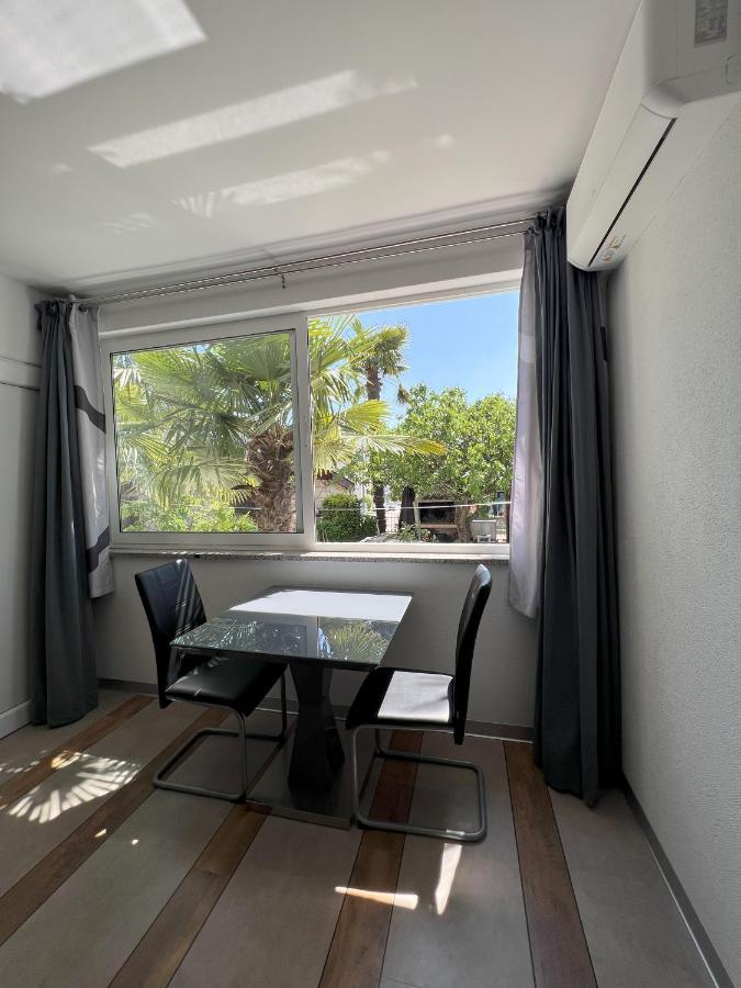 Apartmani Palme Funtana Exterior photo